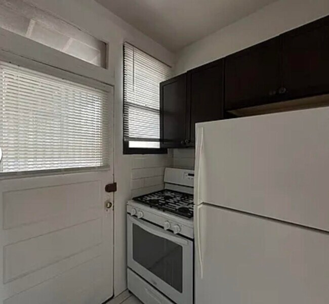 Foto del edificio - 1321 W Estes Ave