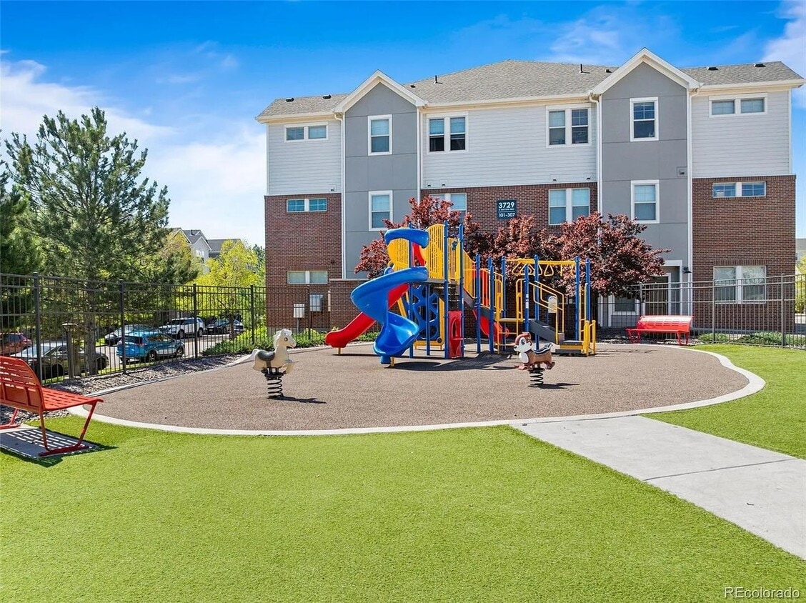 Foto principal - 3865 S Dayton St