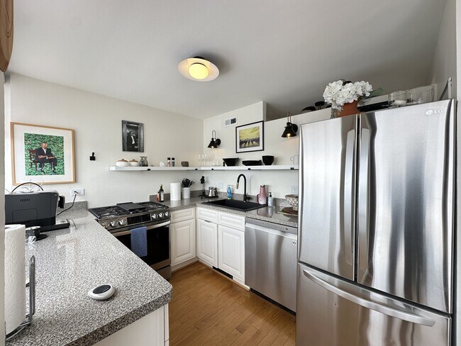 Foto del edificio - 6701 S Crandon Ave