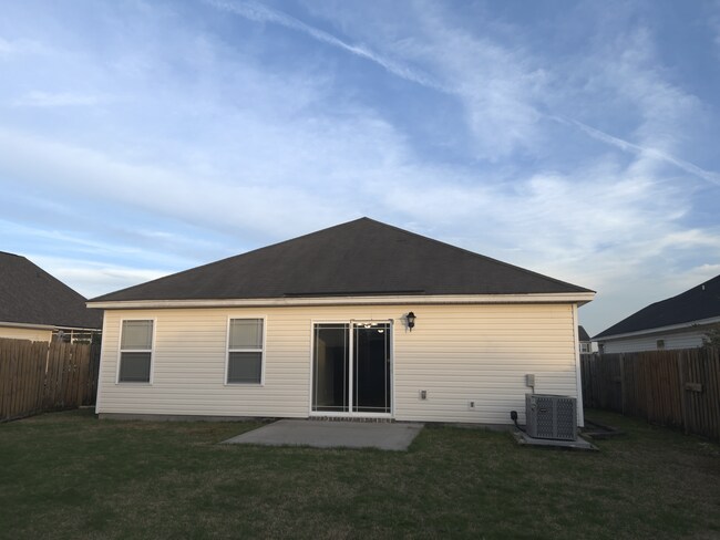 Foto del edificio - 21 Laurel Ln