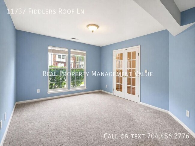Foto del edificio - 11737 Fiddlers Roof Ln