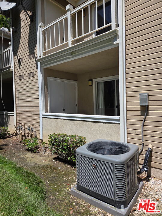 Building Photo - 8805 Berkshire Way