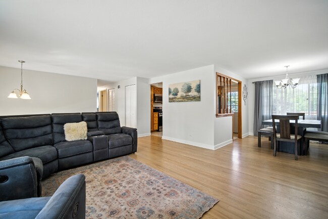Foto del edificio - 908 Jeffery Ct