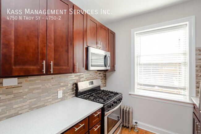 Foto del edificio - 4750 N Troy St