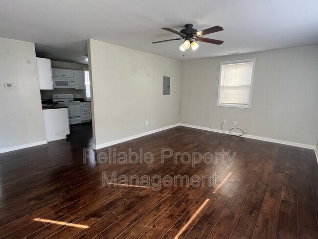 Building Photo - 705 Hare St