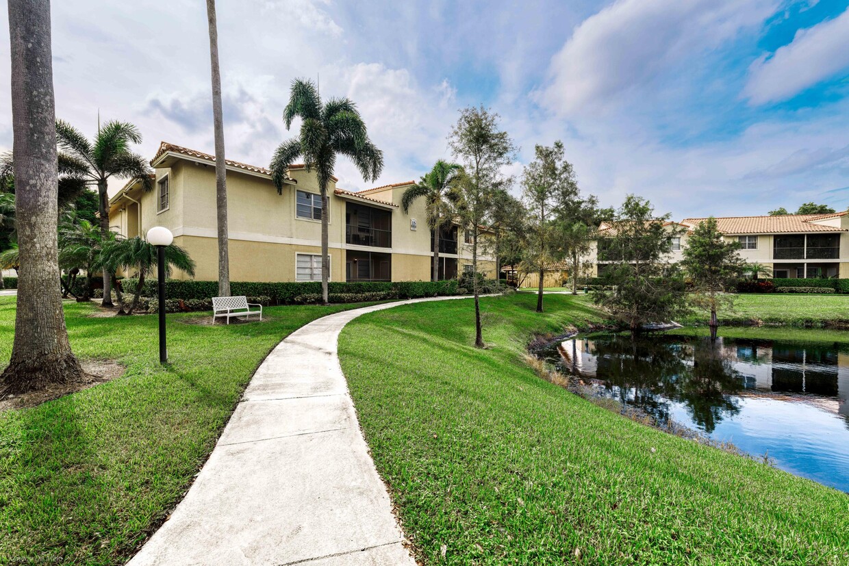 Foto principal - 1251 SW 46th Ave