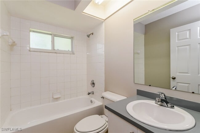 Foto del edificio - 1322 SE 33rd Terrace