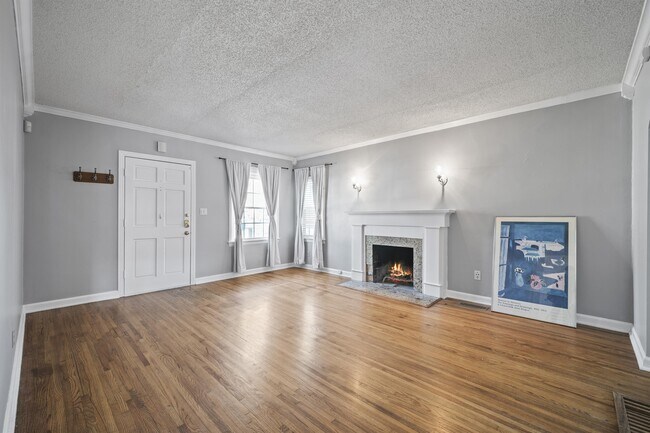 Building Photo - 3107 S Detroit Ave