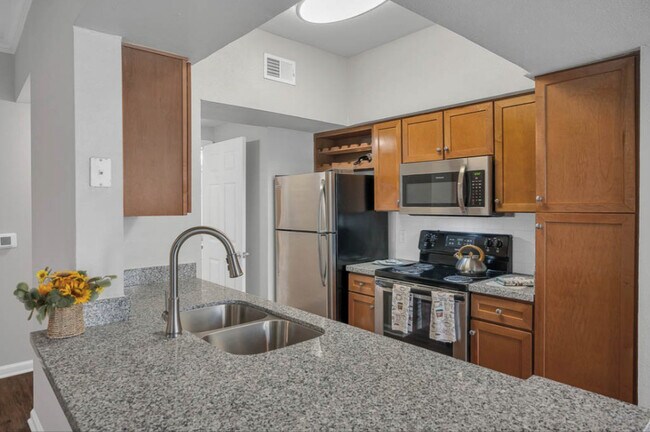 Building Photo - Bright Living + 1 Month Free!