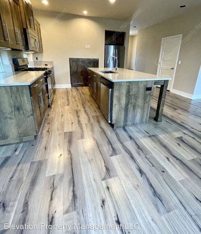 Foto del edificio - 4 br, 2.5 bath House - 2356 NW Debron Ln