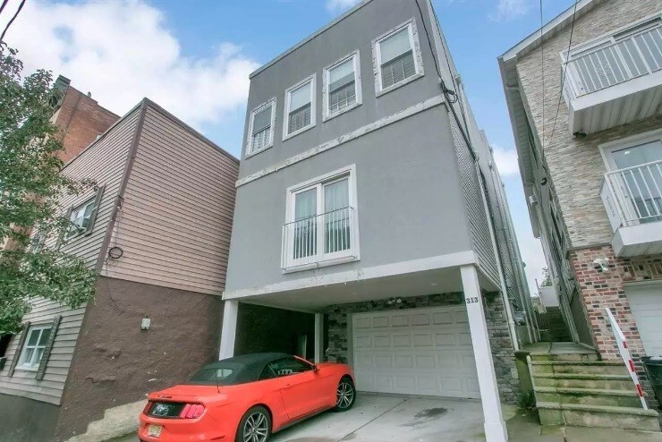 Foto principal - 313 68th St