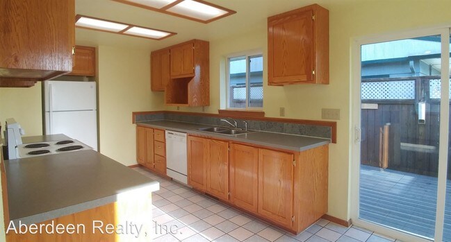 Building Photo - 3 br, 1 bath House - 2114 Becker Street