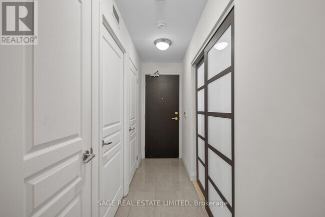 Photo du bâtiment - 18 Yonge St