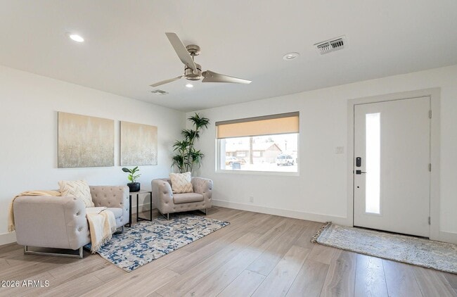 Foto del edificio - 7031 E Belleview St