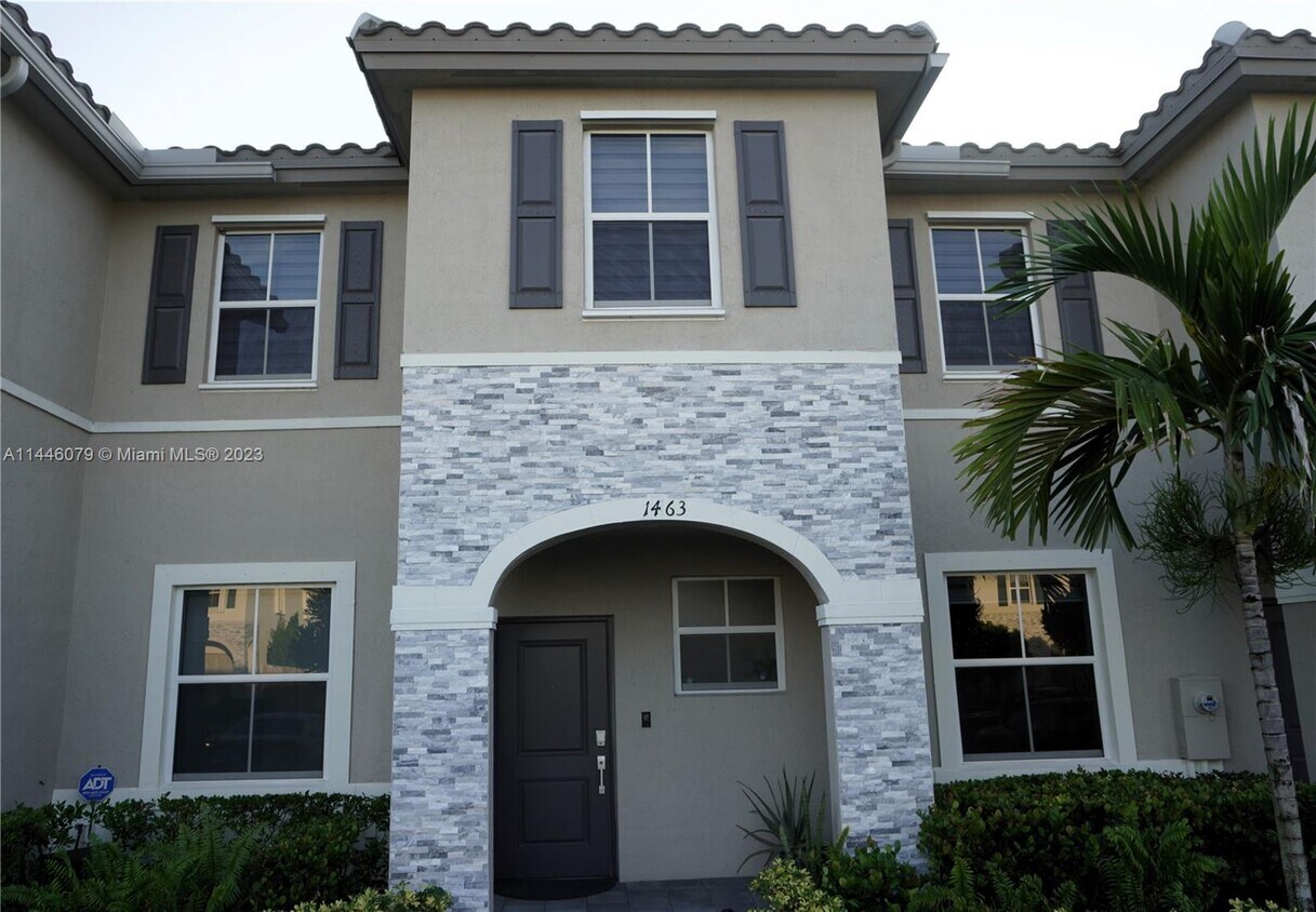 Foto principal - 1463 SE 26th Rd