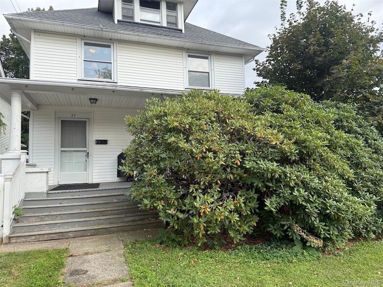 Primary Photo - 37 Watkins Ave