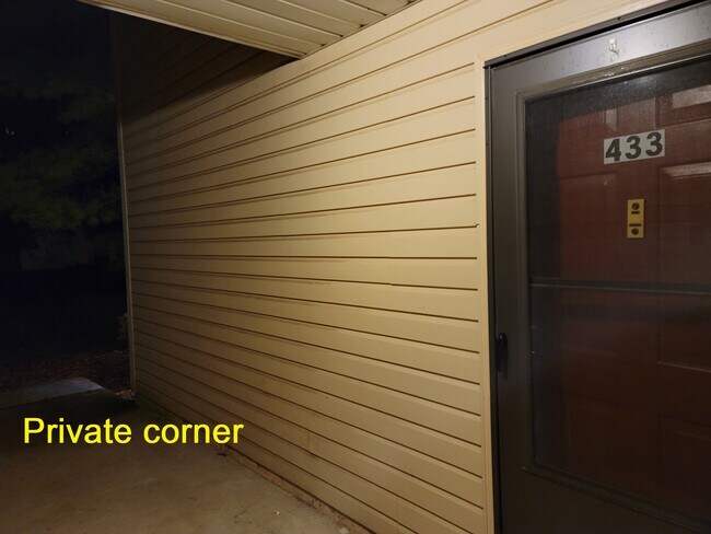 Foto del edificio - 433 Danbury Ln