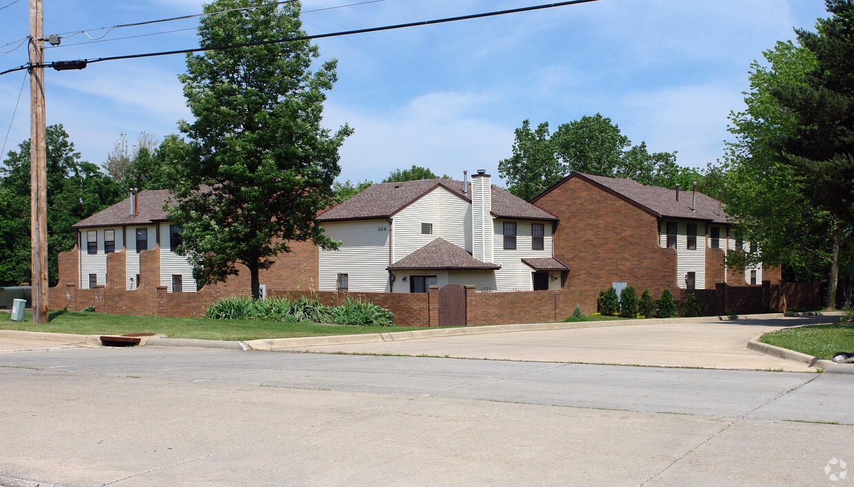 Primary Photo - 329 Pleasant Meadow Blvd