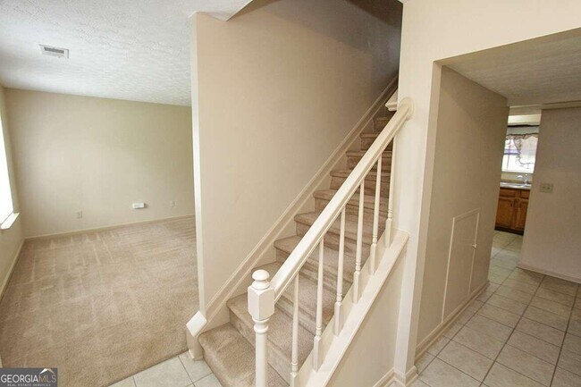 Building Photo - 1381 Omie Way