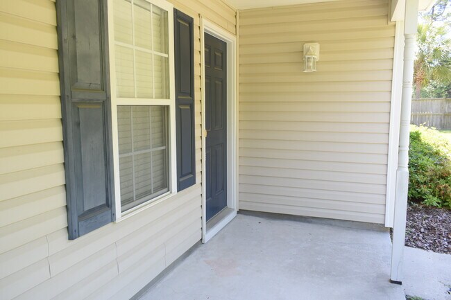 Building Photo - 1823 Liz Ln NE