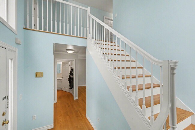 Building Photo - 481 Village Oaks Ct