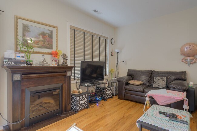 Foto del edificio - New Kent Townhomes
