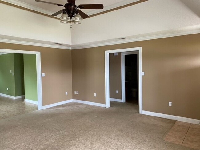 Foto del edificio - Beautiful 3 Bedroom/2 Bath off of Cat Cree...