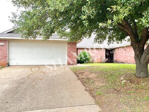 Building Photo - 10317 Hyacinth Ln