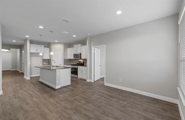Foto del edificio - 15740 Putney Wy