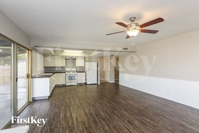 Foto del edificio - 2921 Dove Meadow Drive