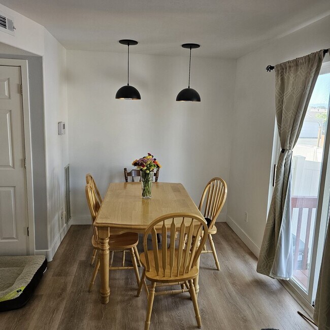 Foto del edificio - 4162 Davencrest Ln