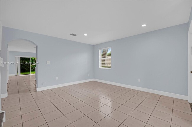 Building Photo - 3197 SW 128th Way