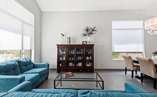 Building Photo - 6412 E Blanche Dr