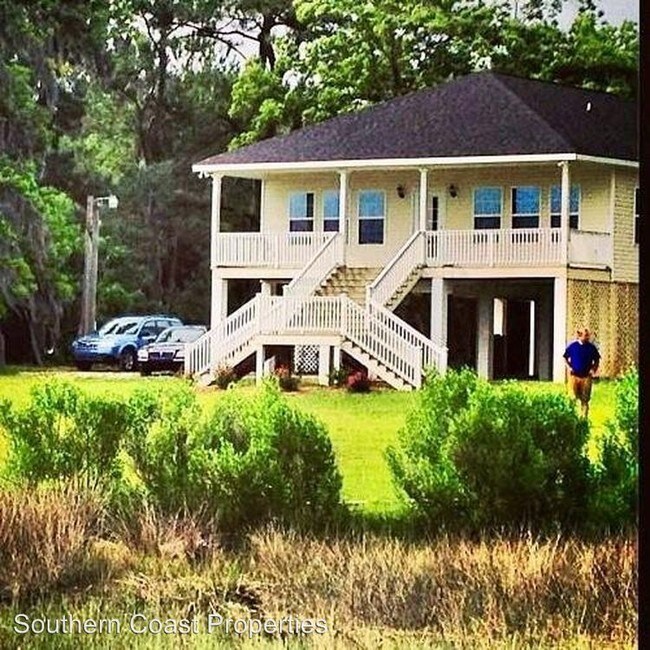 Foto del edificio - 4 br, 2 bath House - 439 Main Street