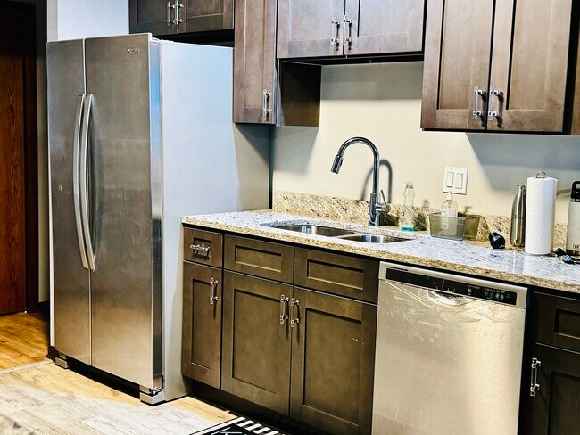 Foto del edificio - 709 Nassau Pkwy