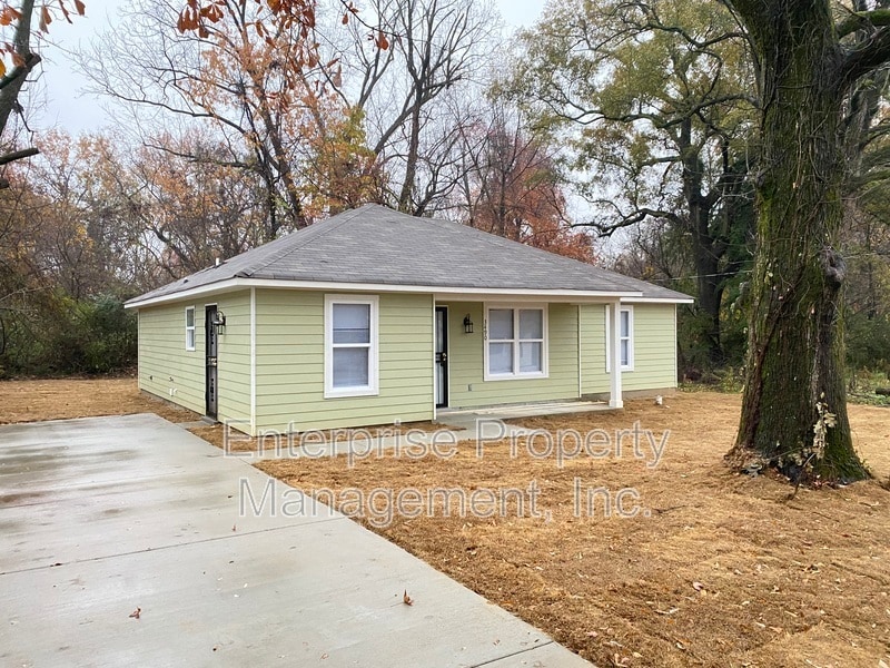 Photo - 3490 Ardmore St