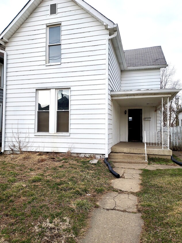 Primary Photo - 1734 W Morris St