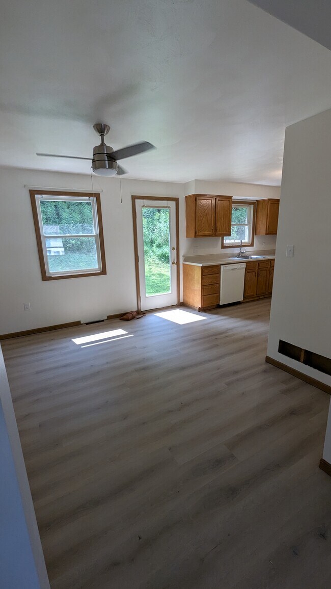 Foto del edificio - 124 Duquesne Blvd