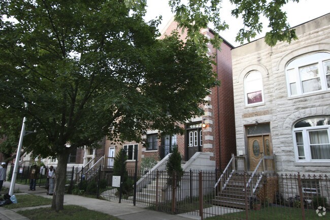 Building Photo - 4633 S Langley Ave