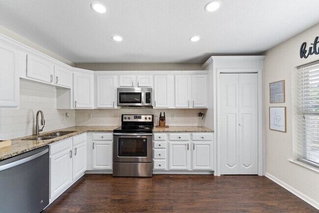 Foto del edificio - East Hill Gem for Rent!