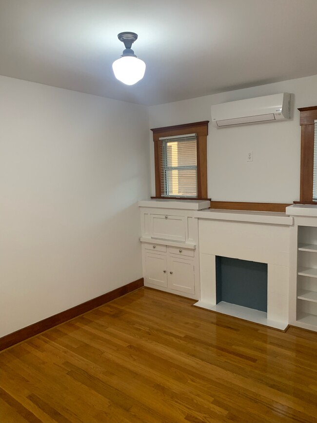 Foto del edificio - 2425 3rd St
