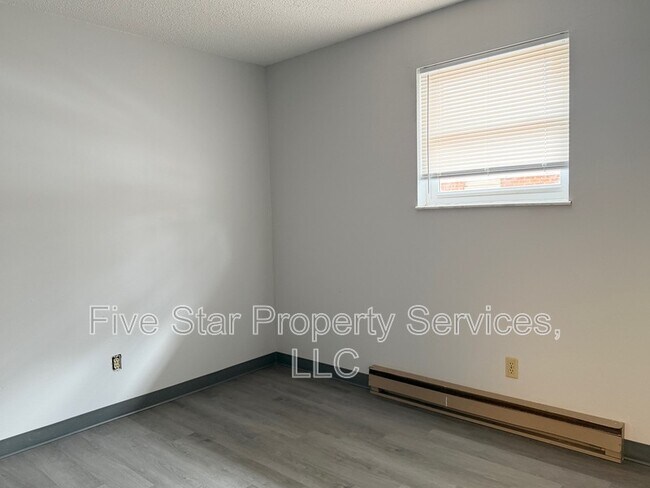 Building Photo - 2080 W Washington St