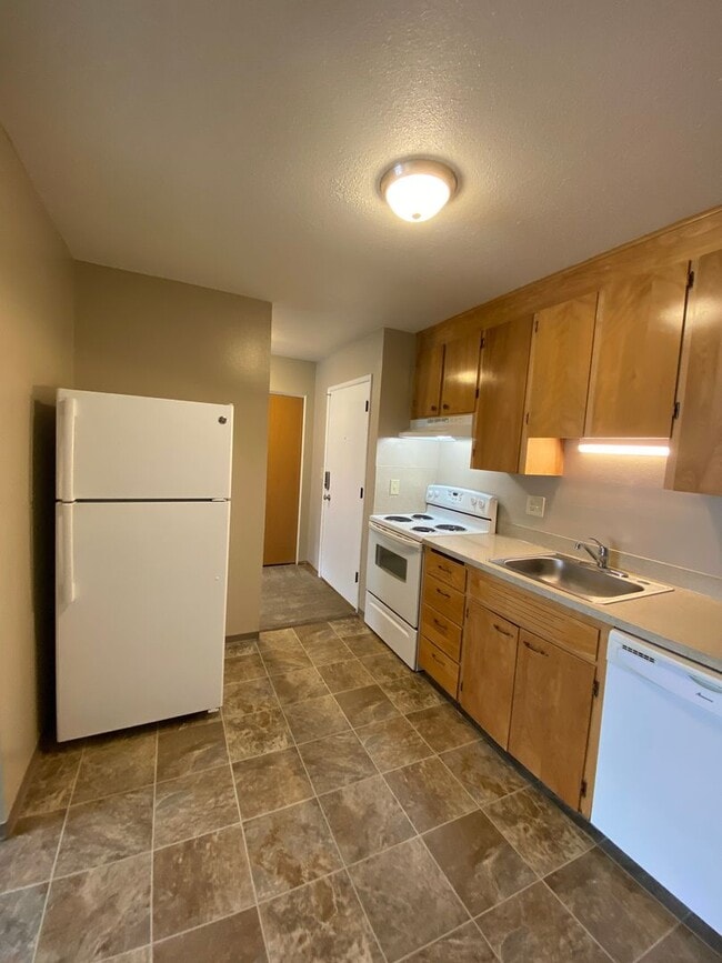 Foto del edificio - Keyless Entry • On-Site Laundry • Free WiFi