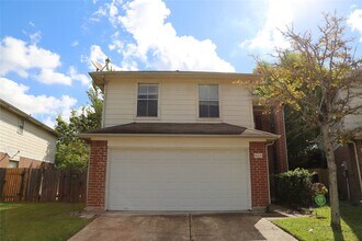Building Photo - 8026 Golf Green Cir