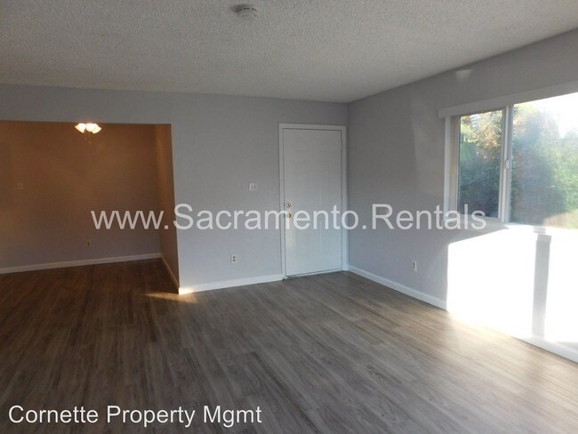 Building Photo - 4561 Ashcroft Ave
