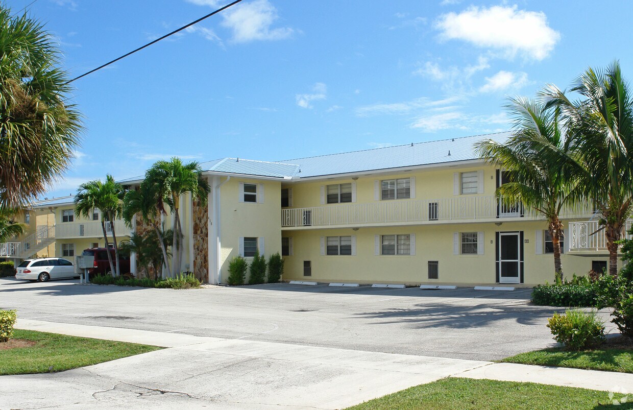 Building Photo - North Palm Harbor Condominium