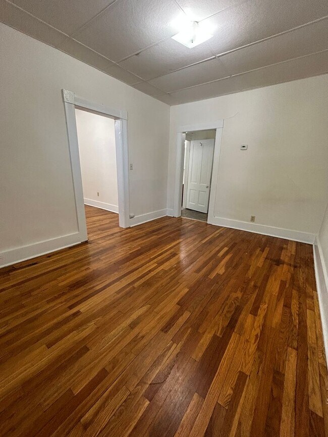 Foto del edificio - One Bedroom Apartment on Northside