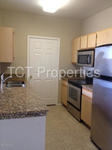 Building Photo - Luxury Riverwalk Condo in Ideal Location!!!