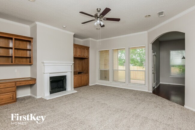 Building Photo - 805 Mesa Vista Dr