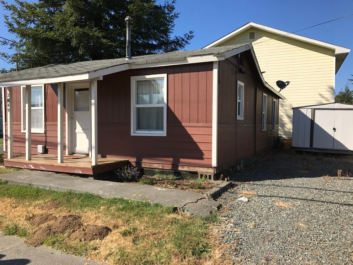 Cottage - 2049 Sutter Rd